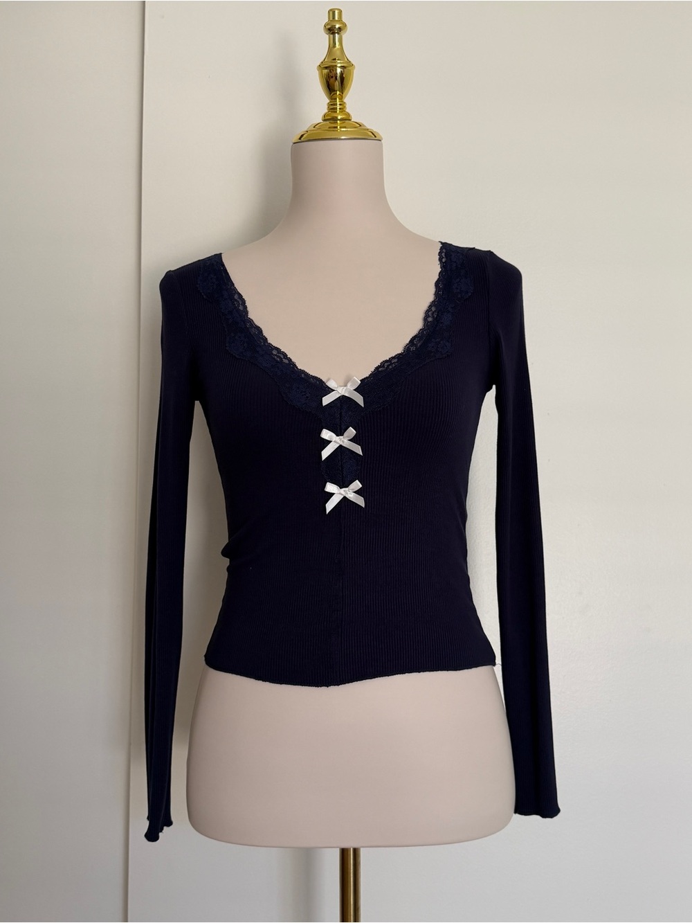 Est. PAC 1980 navy lace bow long sleeve top 🎀